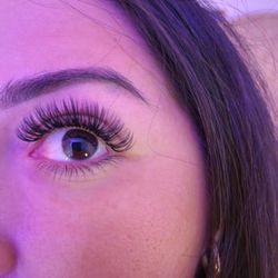 Illuminate Empress - Beautiful, clean, and light lashes