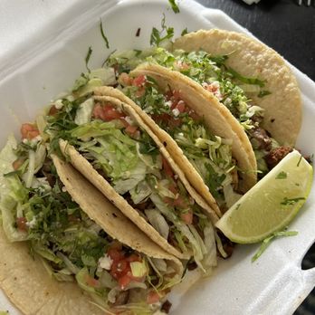 Tacos y Antojitos Emmanuel - Mexican Near Me - West Palm Beach, Florida