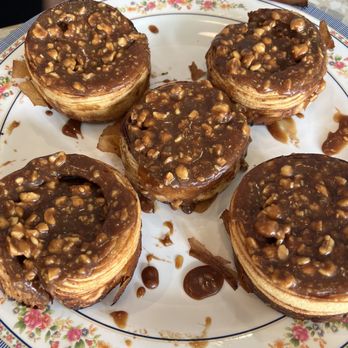 Cafe Beatrice - Caramel Pastry - Cafes Near Me - Cambridge, Massachusetts