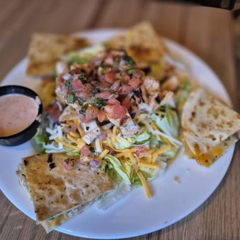 Applebee's Grill + Bar - Quesidilla salad - Sports Bars Near Me - Howell, Michigan
