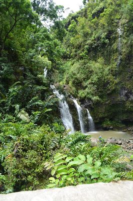 Upper Waikani Falls by null