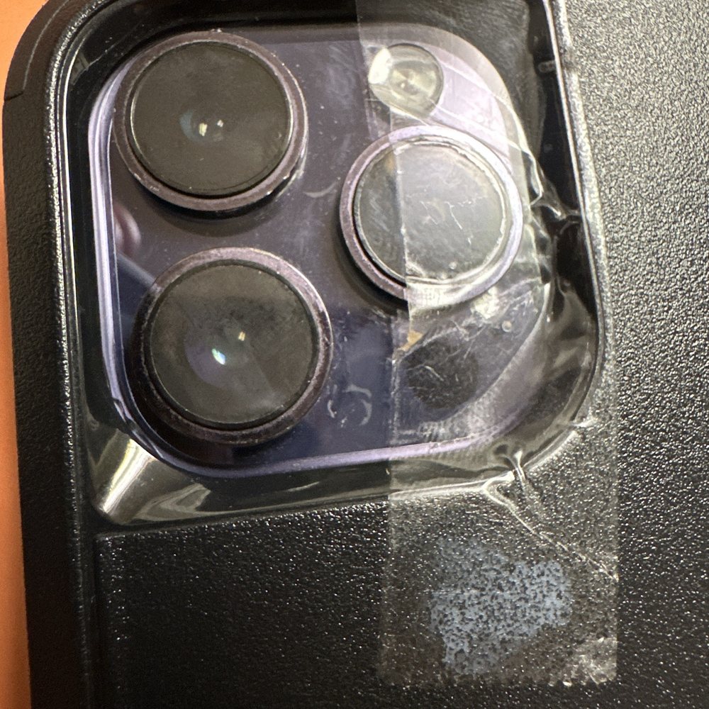 Scratches under the glass that weren't there before the replacement Scratches under the glass that weren't there before the replacement