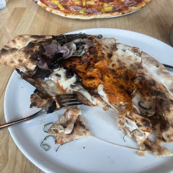 Mister O1 Extraordinary Pizza Turtle Creek - Pretty empty and burnt calzone. - Pizza Near Me - Dallas, Texas Mister O1 Extraordinary Pizza Turtle Creek - Pretty empty and burnt calzone. - Pizza Near Me - Dallas, Texas