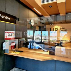 Union Pearson Express - Service counter