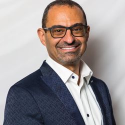 Runa Beauty and Wellness - Dr. Muwaffaq Hisham Salameh, MD
Medical Director, Internal Medicine Specialist, & Board-Certified Nephrologist