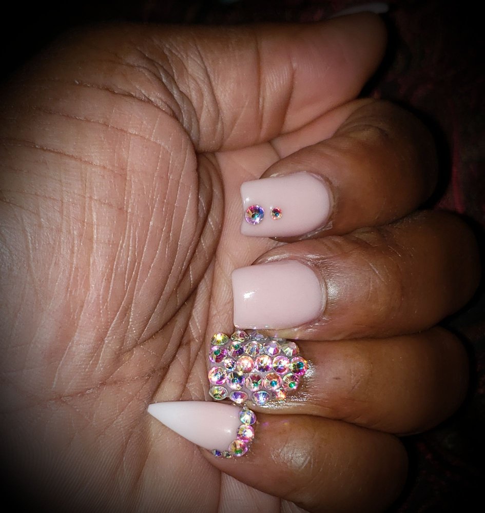 LEE NAILS Updated August 2024 18 Photos 2424 N Main St