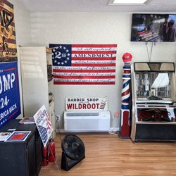 TOMMIE'S BARBER & STYLE SHOP - All American!