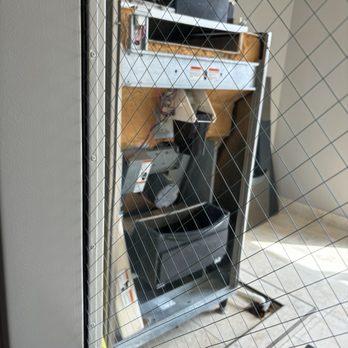 SpringHill Suites by Marriott Sioux Falls - Ice machine- I stayed 8 nights and it was like this when I checked in and left. - Hotels Near Me - Sioux Falls, South Dakota
