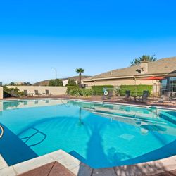 Antelope Ridge Apartments - Swimming pool with surrounding sun deck