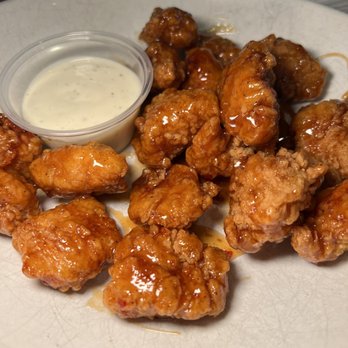 Little Pub - New American Near Me - Stratford, Connecticut