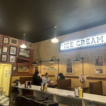 Mullen's Dairy Bar - Ice Cream & Frozen Yogurt Near Me - Watertown, Wisconsin Mullen's Dairy Bar - Ice Cream & Frozen Yogurt Near Me - Watertown, Wisconsin
