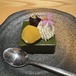 CHEF'S CHOICE DESSERT - matcha gelatin CHEF'S CHOICE DESSERT - matcha gelatin