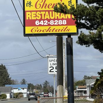 Chen's Restaurant - a sign for the restaurant - Chinese Near Me - Long Beach, Washington