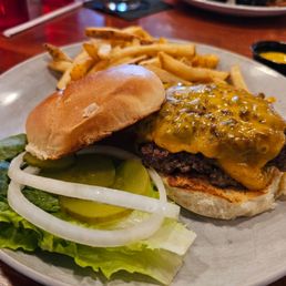Taphouse cheeseburger with fries Taphouse cheeseburger with fries