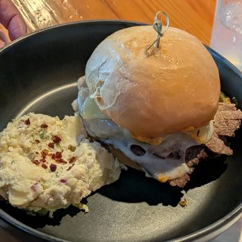 Corner Project Ales & Eats - Cheeseburger sandwich and potato salad - Gastropubs Near Me - Geyserville, California Corner Project Ales & Eats - Cheeseburger sandwich and potato salad - Gastropubs Near Me - Geyserville, California