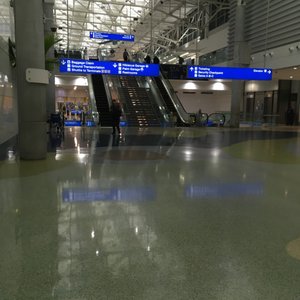 FT LAUDERDALE HOLLYWOOD AIRPORT - 300s