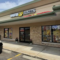 Master Donuts - Exterior