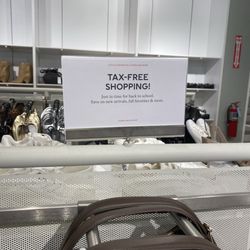 UNTUCKit - Tax free shopping