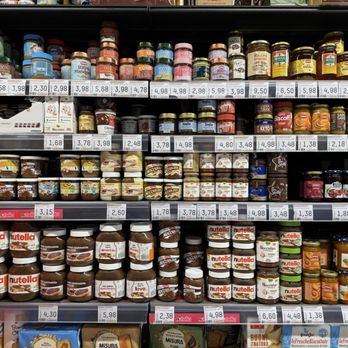 Superò Monteoliveto - Hazelnut and other nut + chocolate spreads - what a selection! - Convenience Stores Near Me - Naples, NA