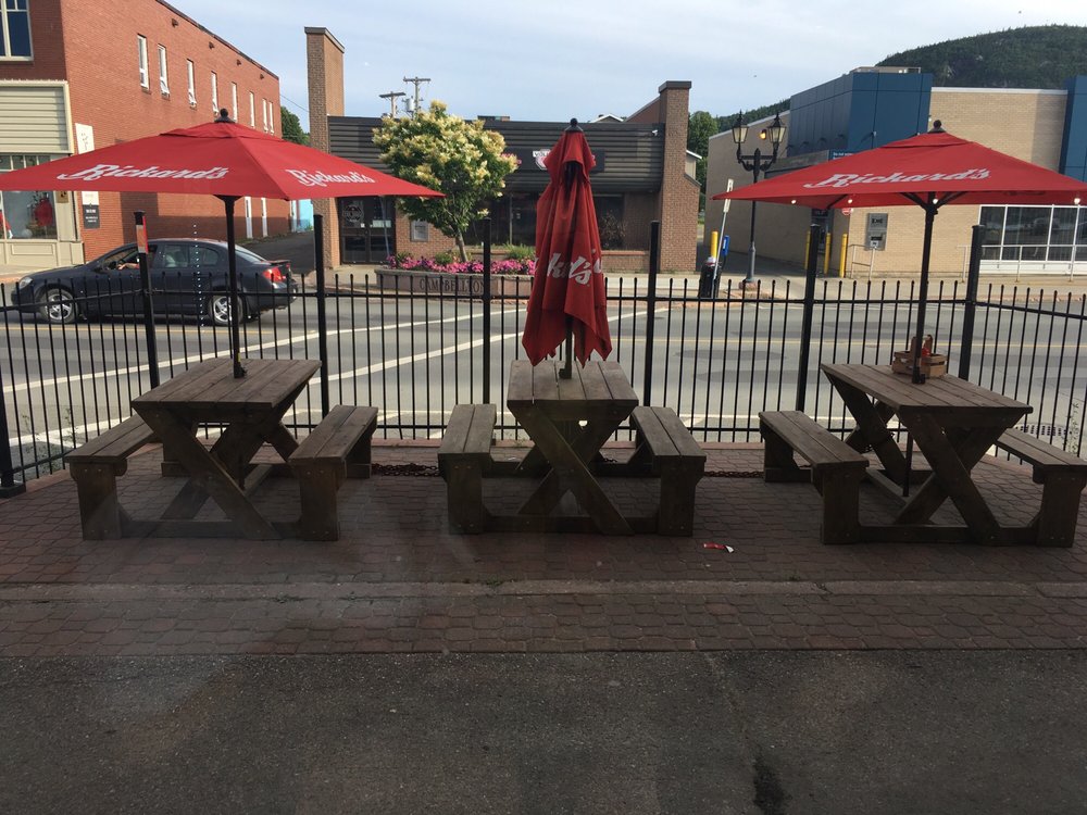 SMOKE ON THE WATER Updated September 2024 10 Photos 99 Roseberry