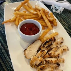 Finns Restaurant - Grill chicken