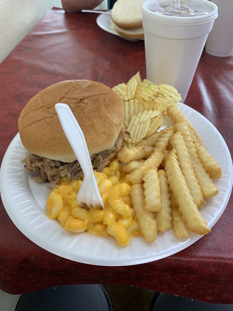 CHARLIE’S BARBQUE 26 Photos & 37 Reviews 8590 Pelham Rd