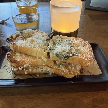 OLIVIA - Garlic bread - Italian Near Me - Tampa, Florida
