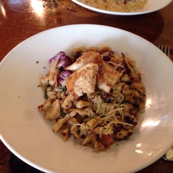 Elements Restaurant - Speatzli with fresh local vegetables and chicken added, yum! - Breakfast & Brunch Near Me - Vancouver, Washington