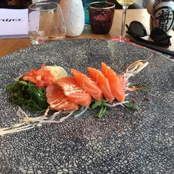 Shijō - Lachs Sashimi