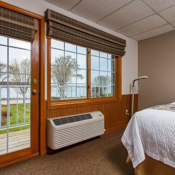 Ephraim Shores Resort - Hotels Near Me - Ephraim, Wisconsin Ephraim Shores Resort - Hotels Near Me - Ephraim, Wisconsin