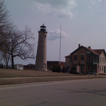 Simmons Island Beach - Beaches Near Me - Kenosha, Wisconsin