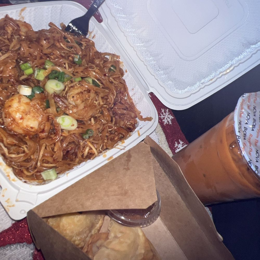 Royyim Thai - Pad Thai with shrimp, crab wontons with some Thai tea! - Thai Near Me - Mesa, Arizona Royyim Thai - Pad Thai with shrimp, crab wontons with some Thai tea! - Thai Near Me - Mesa, Arizona