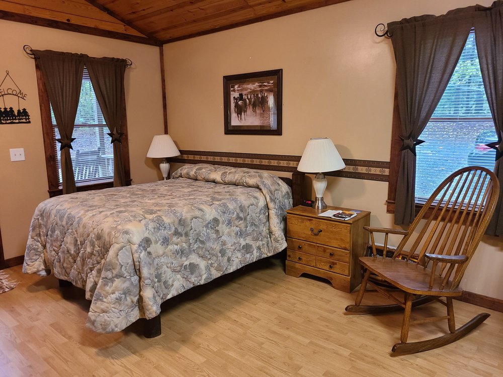 UWHARRIE CABINS Updated May 2024 2580 Nc Hwy 109 N, Troy, North