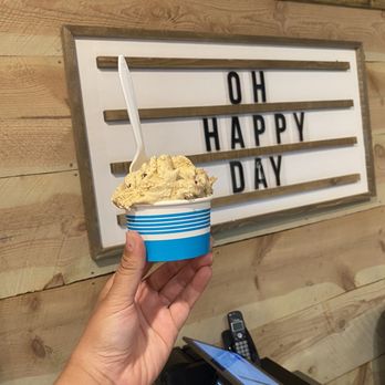 Wall Brothers Orchards - The Barn - Obviously it's a happy day if I get my graham canyon ice cream - Desserts Near Me - Orem, Utah