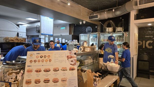 St-Viateur Bagel & Café Mont-Royal by null