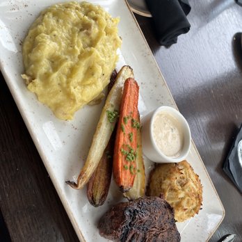 J Gilbert's - Filet + crab cake 54$ pre fix entree - Bars Near Me - Omaha, Nebraska