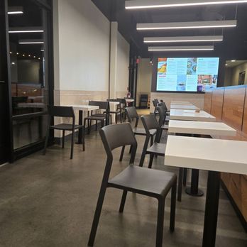 honeygrow - Inside - Salad Near Me - Philadelphia, Pennsylvania honeygrow - Inside - Salad Near Me - Philadelphia, Pennsylvania