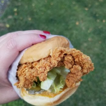 Fresh Tray - Fried chicken sandwich - Chicken Shop Near Me - Concord, California Fresh Tray - Fried chicken sandwich - Chicken Shop Near Me - Concord, California