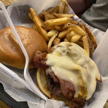 Barefoot Bill's Island Grill - Pirate Burger - Caribbean Near Me - St. Augustine, Florida