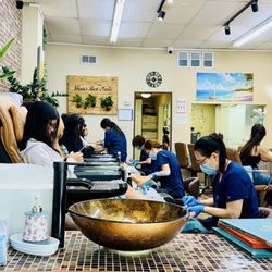 Gina's Best Nails & Spa