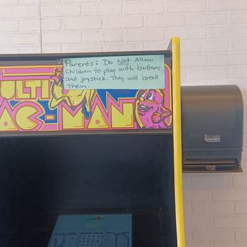 Cloister Laundromat - Laundromat Near Me - Ephrata, Pennsylvania