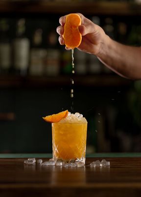 Juicy Cocktail Bar by null