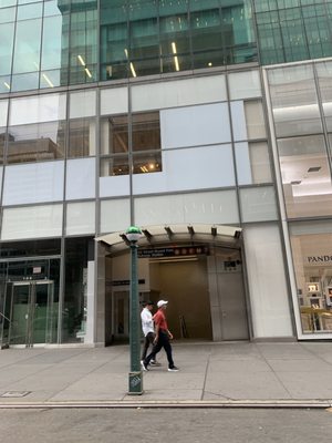 Salesforce Tower by null