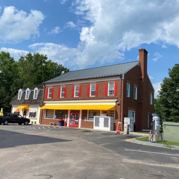 301 Convenience Store - red brick building with yellow awning - Convenience Stores Near Me - Hanover, Virginia 301 Convenience Store - red brick building with yellow awning - Convenience Stores Near Me - Hanover, Virginia