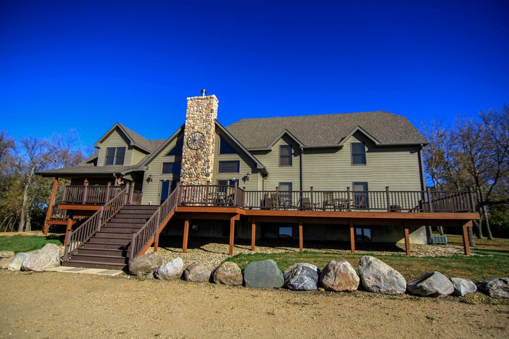 HIDDEN HILL LODGE Updated September 2024 17 Photos 43084 125th St