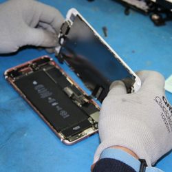 Jack's Place - Professional phone repair.