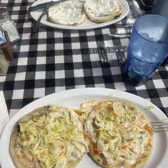 California Grill Restaurant - Pupusas revueltas y de queso con frijol - Mexican Near Me - Los Angeles, California