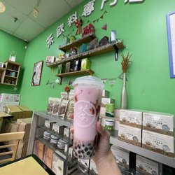 Ten Ren's Tea Time - Strawberry milk tea with boba