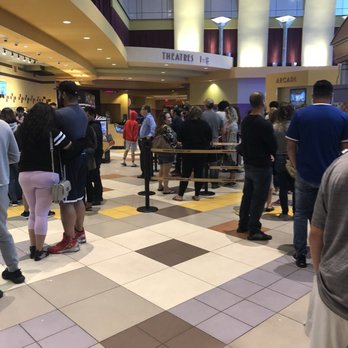 AMC Naperville 16 - Cinema Near Me - Naperville, Illinois