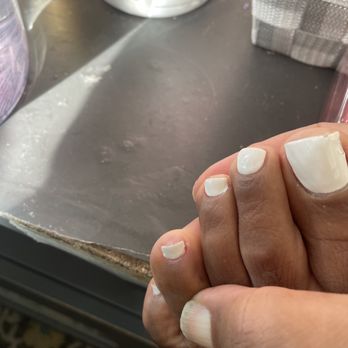 Lavish Nails & Spa - Cut my toe and polish on the outside of the nail - Nail Salons Near Me - Vallejo, California